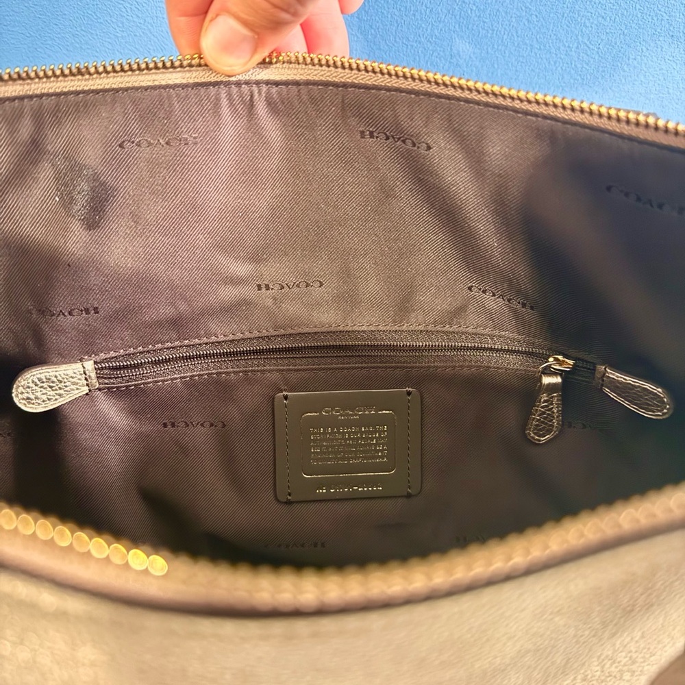 Coach Crème Gold Shoulder Bag - Picture 5 of 6